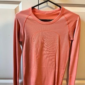 size 6 salmon pink long sleeve lululemon top swiftly tech